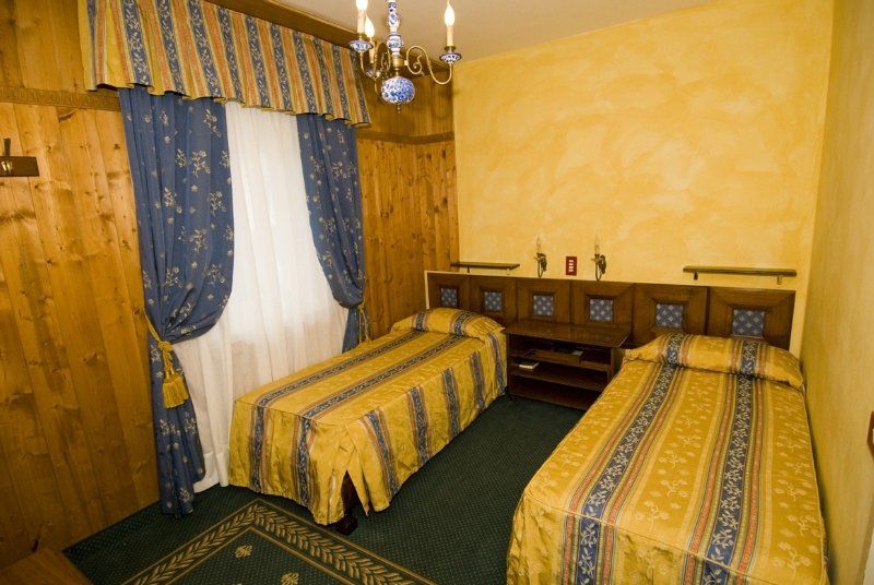 Hotel Olimpia Cortina dʼAmpezzo Exterior foto
