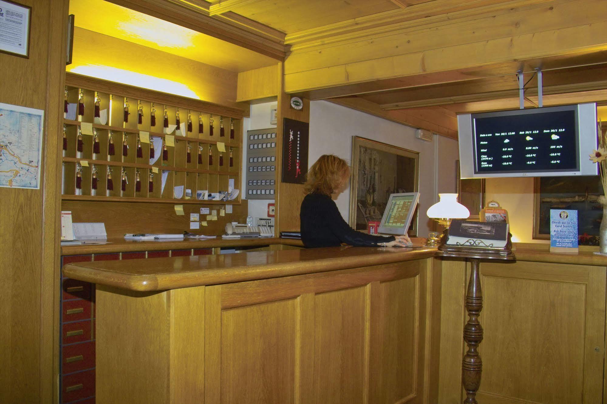 Hotel Olimpia Cortina dʼAmpezzo Exterior foto